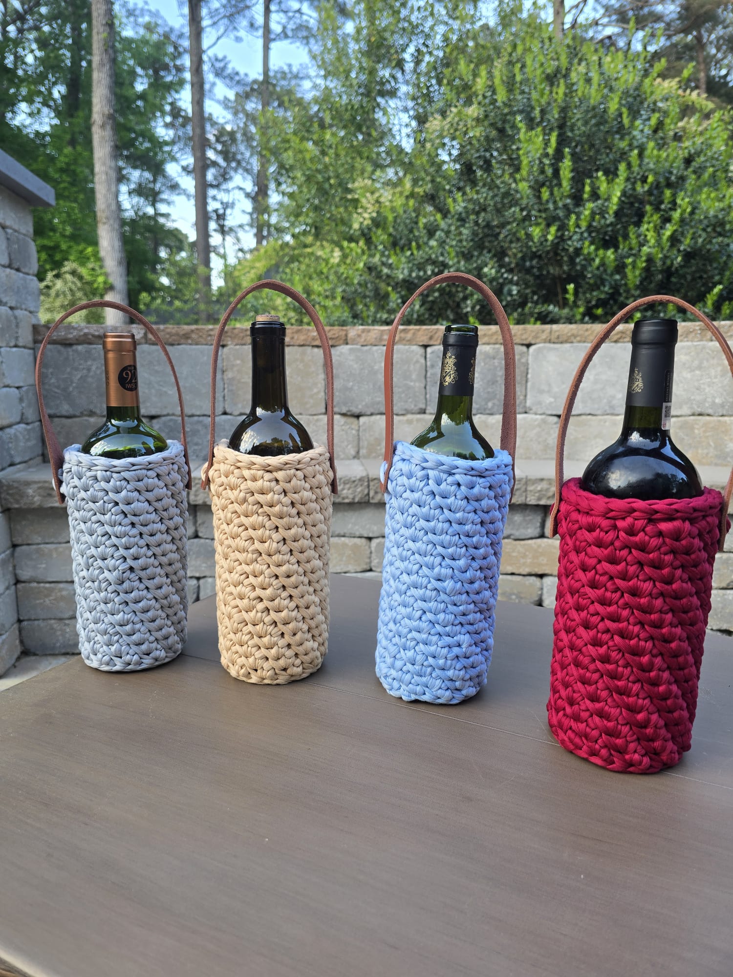Handmade crochet wine holder with leather handle – eco-friendly gift for wine lovers-diffferent colors