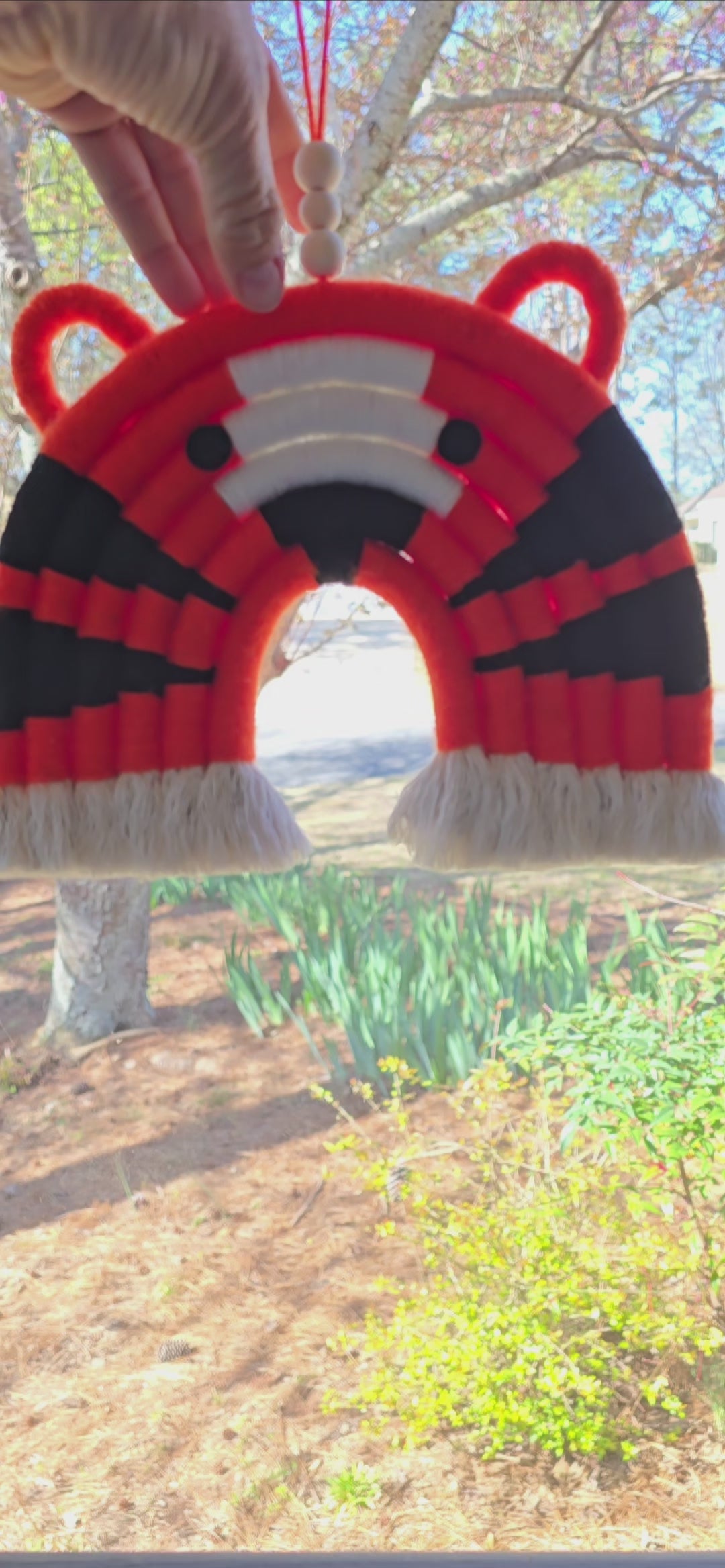 Short video showing the handmade process and final look of the tiger rainbow wall hanging – eco-friendly nursery decor.